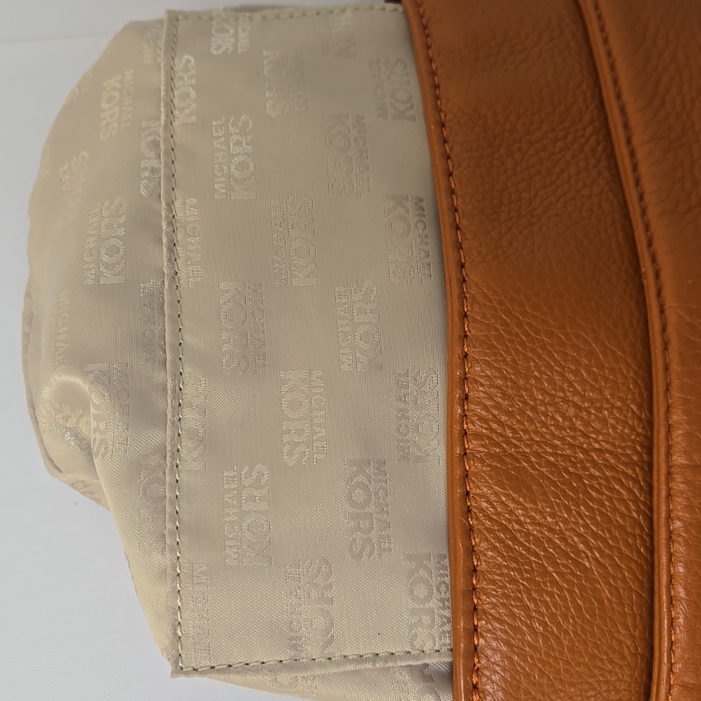 EUC Michael Kors Elegant Leather Bucket Crossbody Bag - Picture 7 of 7